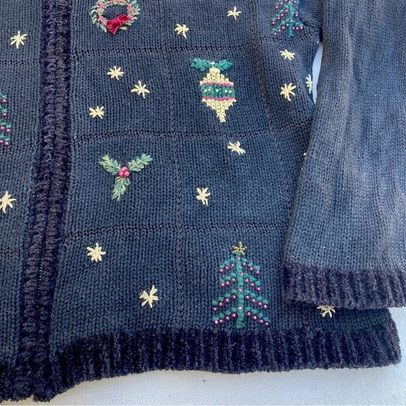 CROFT & BARROW | Christmas Sweater Zip Knit Jacket with Wreath - Picture 6 of 15